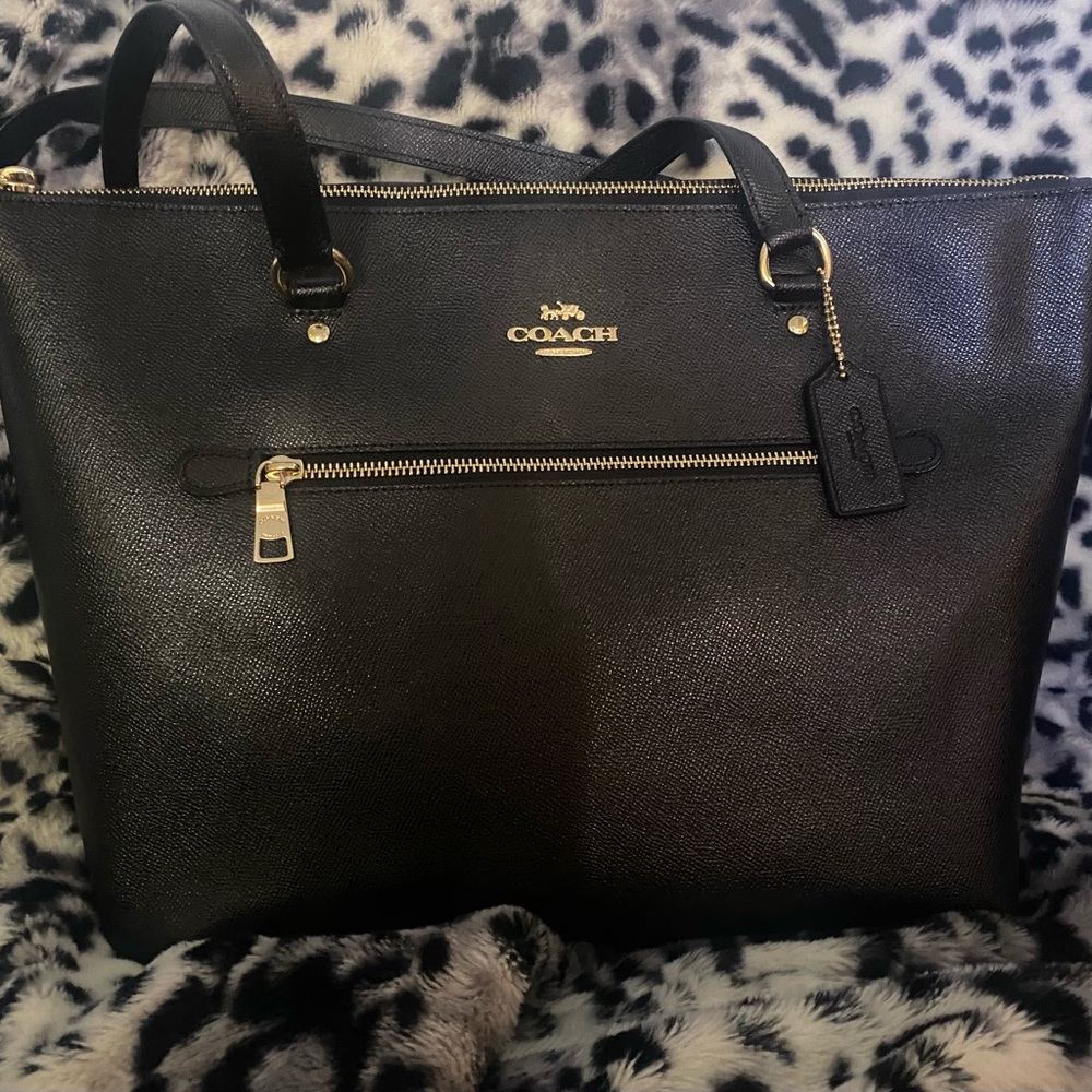 Coach Gallery Tote, Black Crossgrain Leather and Gold Hardware